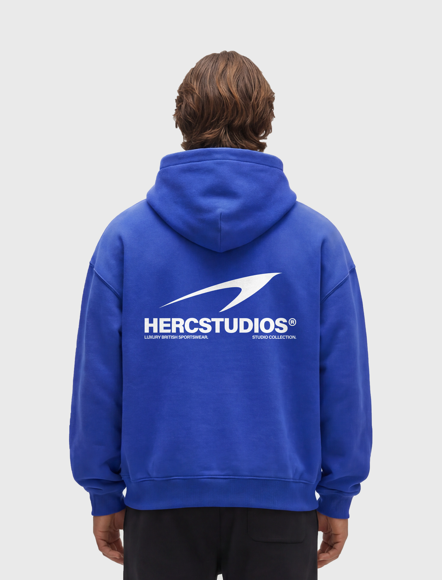 HERCSTUDIOS Hoodie - Klein Blue model back